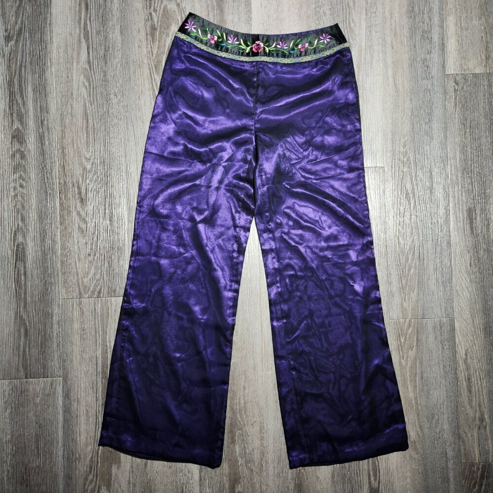 Gorgeous vintage 90s purple satin & black mesh flared pants with embroideries - Picture 6 of 14